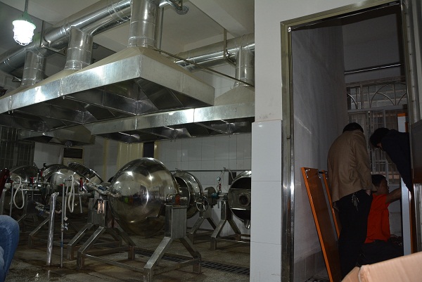 宜都医疗制药厂夹层锅配套50公斤黄瓜视频免费在线现场安装调试图