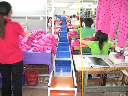 使用蒸汽发生器加湿服装厂区空气避免质量问题 使用蒸汽发生器加湿服装厂区空气避免质量问题