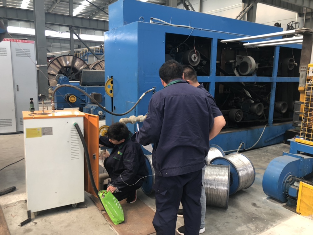 黄瓜成视频人APP蒸汽发生器技术人员在电缆厂指导
