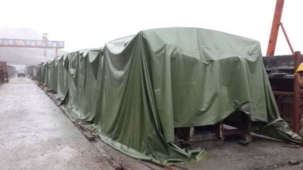 温度影响混凝土硬化质量，通入高温蒸汽硬化并不难