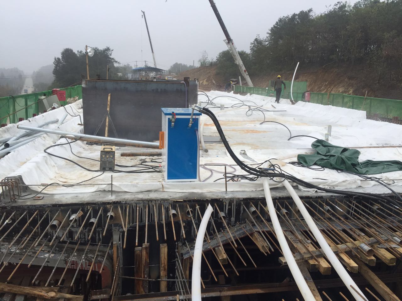 混凝土工程如何开源节流?电加热混凝土养护蒸汽发生器智能又节能 混凝土工程如何开源节流?电加热混凝土养护蒸汽发生器智能又节能