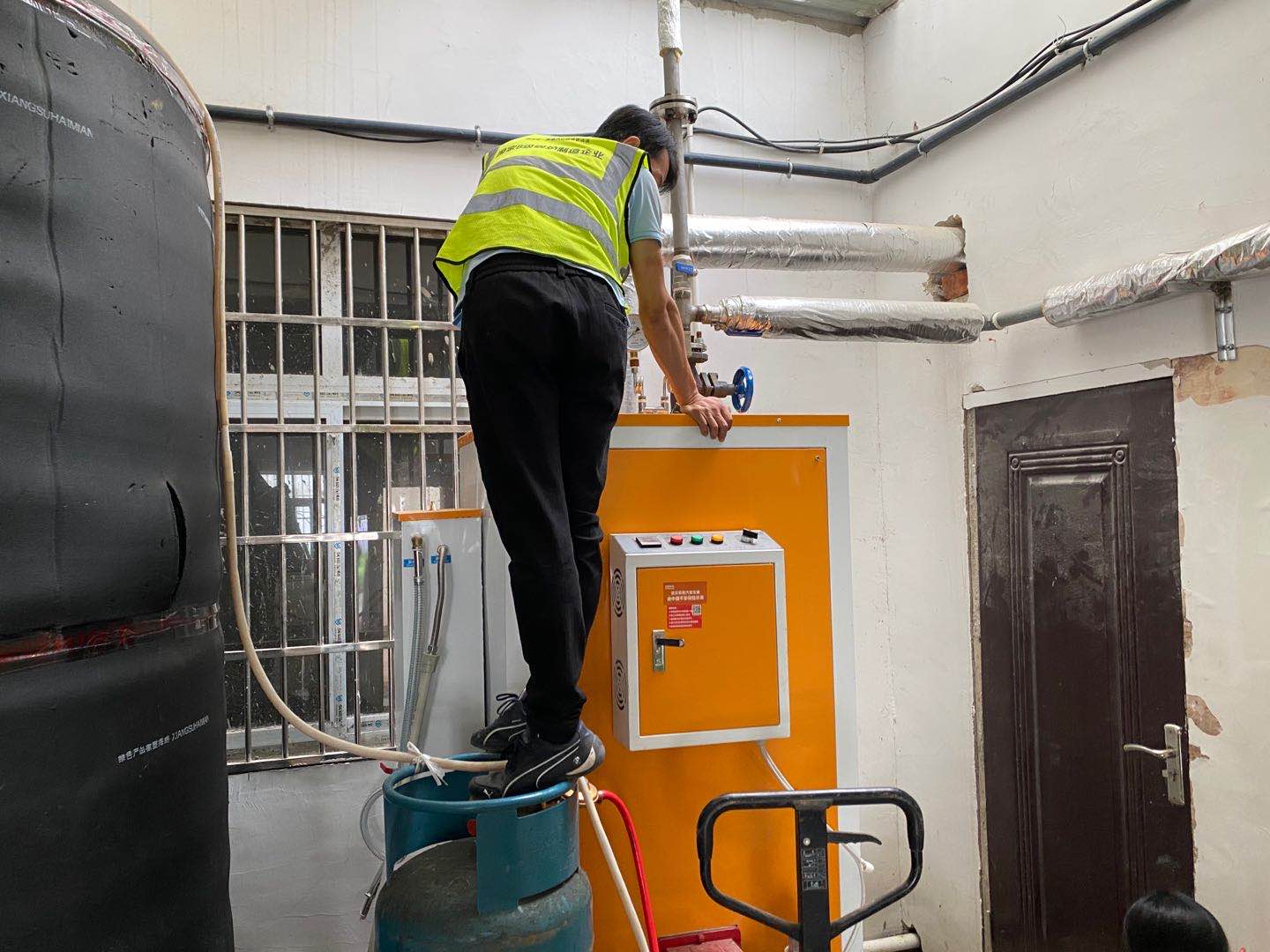 茶叶质量高，采用山西茶叶烘干72kw电热蒸汽发生器高效节能环保