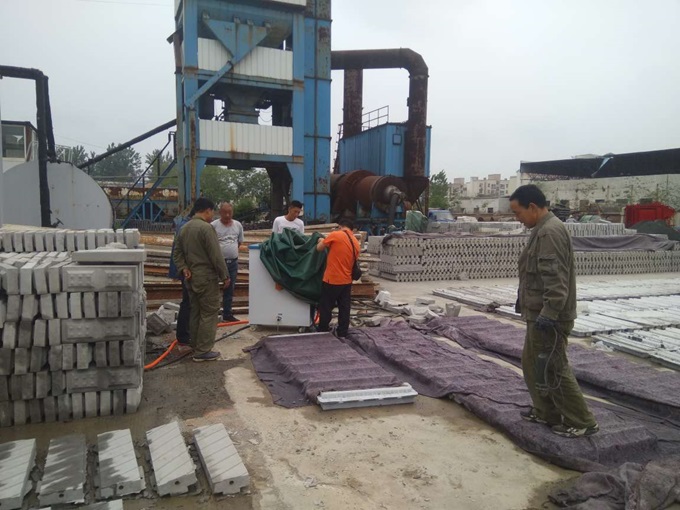 蒸汽发生器.jpg 蒸汽发生器.jpg